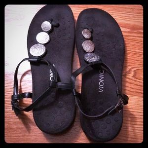 NWOT Vionic Sandal
